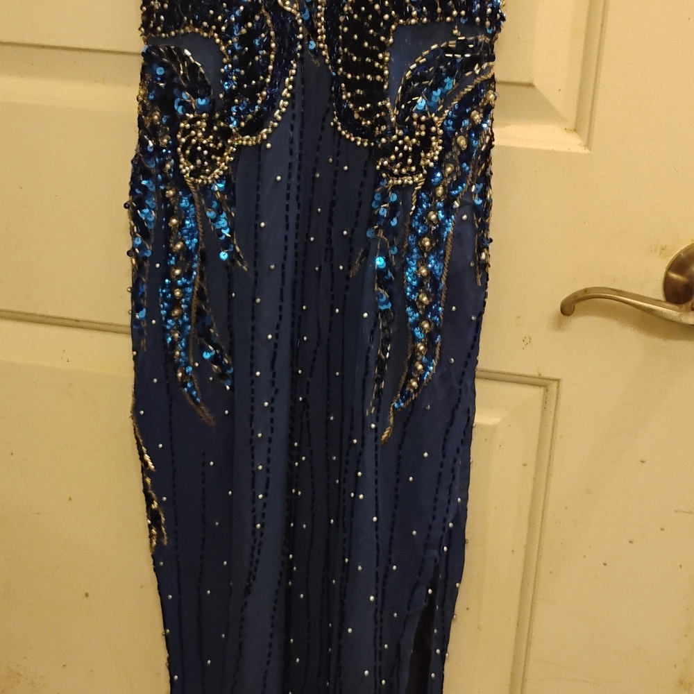 PAGEANT/PROM CUSTOM SHOMAX BLUE SEQUIN EVENING GOWN